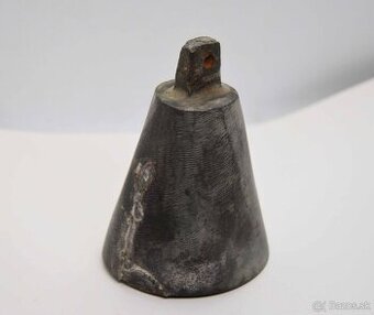 Starý mosadzný zvonec 9x6cm
