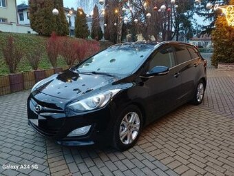 Hyundai I30CW Combi 1.6CRDi 81Kw 110PS Style M6 R.v.12/2015