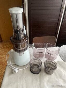 Odšťavovač elektrický concept