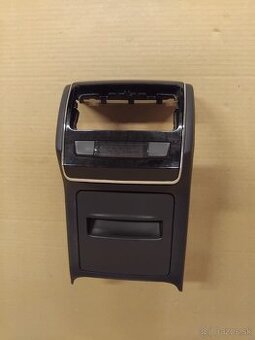 zadný displej, popolník Superb 3