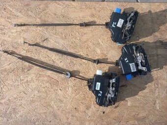 ŠKODA OCTAVIA 2 DVEROVÉ ZÁMKY