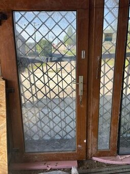 plastove okna + dvere ,plynovy kotol ,radiatory