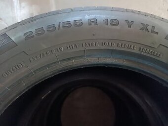 255/55R19