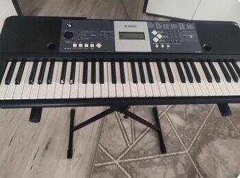 Takmer nový Yamaha YPT-230