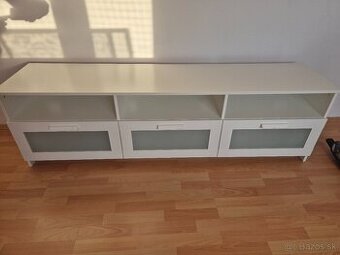 Komoda pod TV