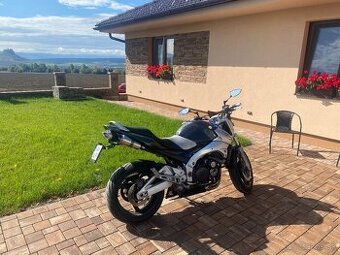 Suzuki gsr 600