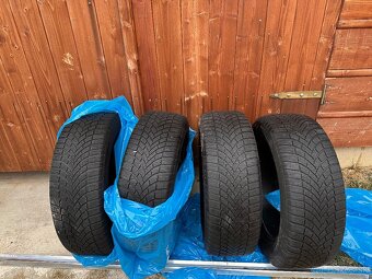 Bridgestone Blizzak LM005 225/60 r18 104V