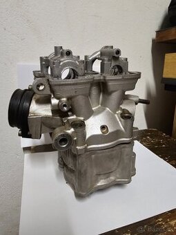 Predám hlavu aj valec na yamaha yzf 250 (poškodené)