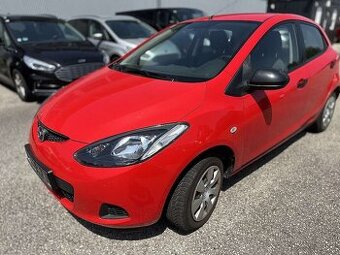 mazda 2 typ DE 1.3i benzin  rok 2009 červena