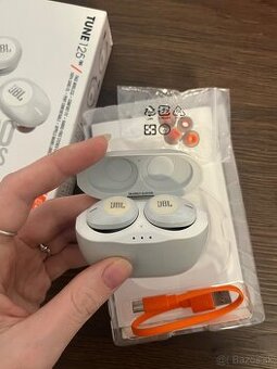 JBL bluetooth sluchátka - 1