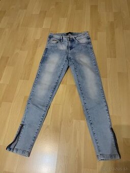Predám džínsy- rifle CROPP veľ. 32 XXS