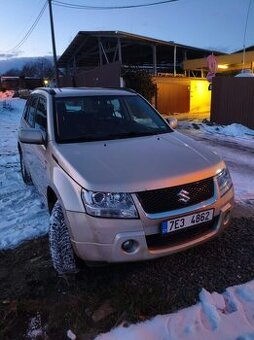 Suzuki Grand Vitara 2.0 4x4 benzín Zlatá metal