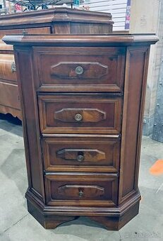 RB11.  komoda, masiv, v 77, s 52, h 32