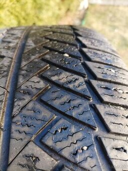 predám zimné pneumatiky 215 55 r17 continental