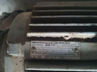 Predám elektromotor 7, 5kw/ 1450 ot - 400v