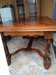 Vyrezávaný starožitný stôl - 1
