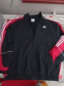 Prechodná bunda Adidas ...voľnejší strih