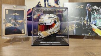 Max Verstappen - Majstrovská helma + podpis karta 1:4
