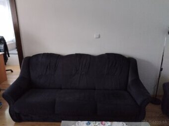 Sedacia súprava s kreslom.