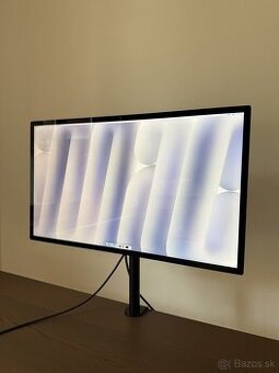 27" Apple Studio Display – Standard Glass – VESA