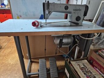 Priemyselny šijaci stroj