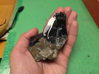 Vulkanický Achát - UV aktívny