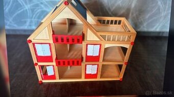 Drevenný domček + príslušenstvo - perfektný stav