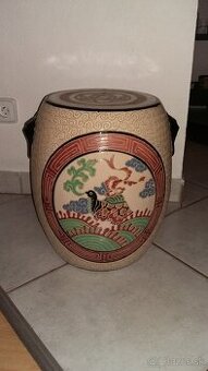 Keramická taburetka