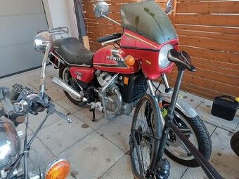 Na prodej Honda CX 500 - 5 kusů 1 Honda CB 650 4 výfuky