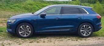 Audi E-tron 50 quattro Advanced Odpočet DPH: 22 358 € Možnos