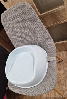 Babybjörn nástavec na stoličku Booster Seat Almond green