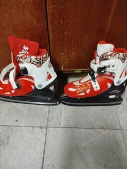 Korčule na ľad aj kolieskove