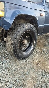 6x139,7 R15 et-25+ pneu 31x10,5