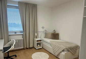 Na prenájom dve izby v 3 izbovom byte, Spartakovská, Trnava