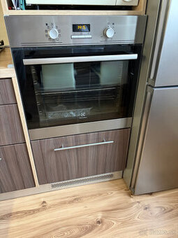 Elektrická vstavaná rúra Elektrolux