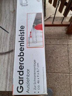 Posuvné lišty do skrine.