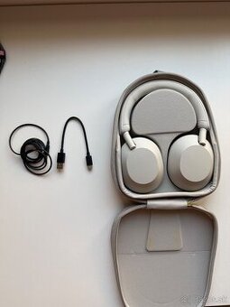 Sony WH-1000XM5 strieborné – ako nové