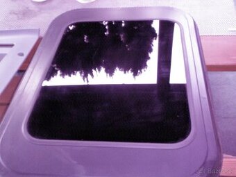 STRESNE  OKNO  NA  KAMION-24V NOVE...