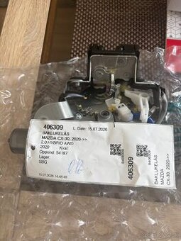 Motorček elektrického kufra mazda cx30