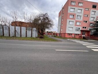 Garaž s pivnicou a Montažna jama
