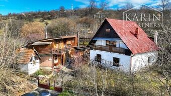 V Krupine dva domy blízko centra v tichej lokalite na predaj