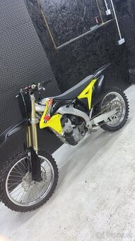 SUZUKI RM-Z 250 2015