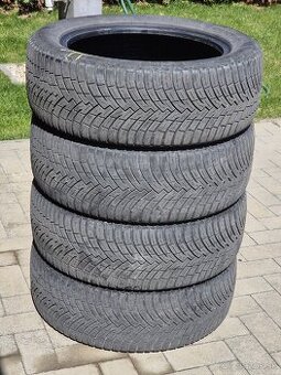 Pirelli Cinturato Allseason 215/55 R17 98W