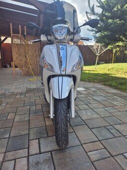 Skúter PIAGGIO Medley 125 ABS