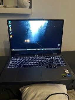Lenovo LOQ herny laptop