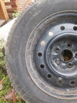 Predam zimne pneumatiky 215/65/R16 s diskami