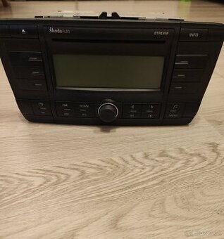Škoda Octavia 2 original radio na toto vozidlo