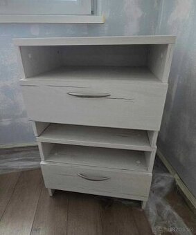 Nočné stolíky – minimálne používané, veľmi dobrý stav