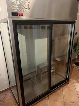 Profesionálna chladiaca vytrína na kvety