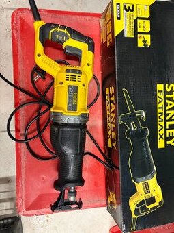 Stanley Fatmax píla chvostovka 900w